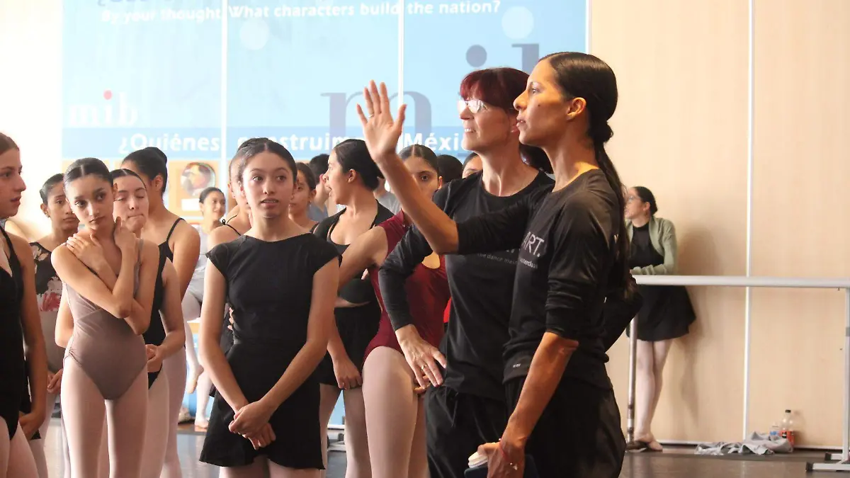 Participan en masterclass de ballet con Elisa Carrillo7